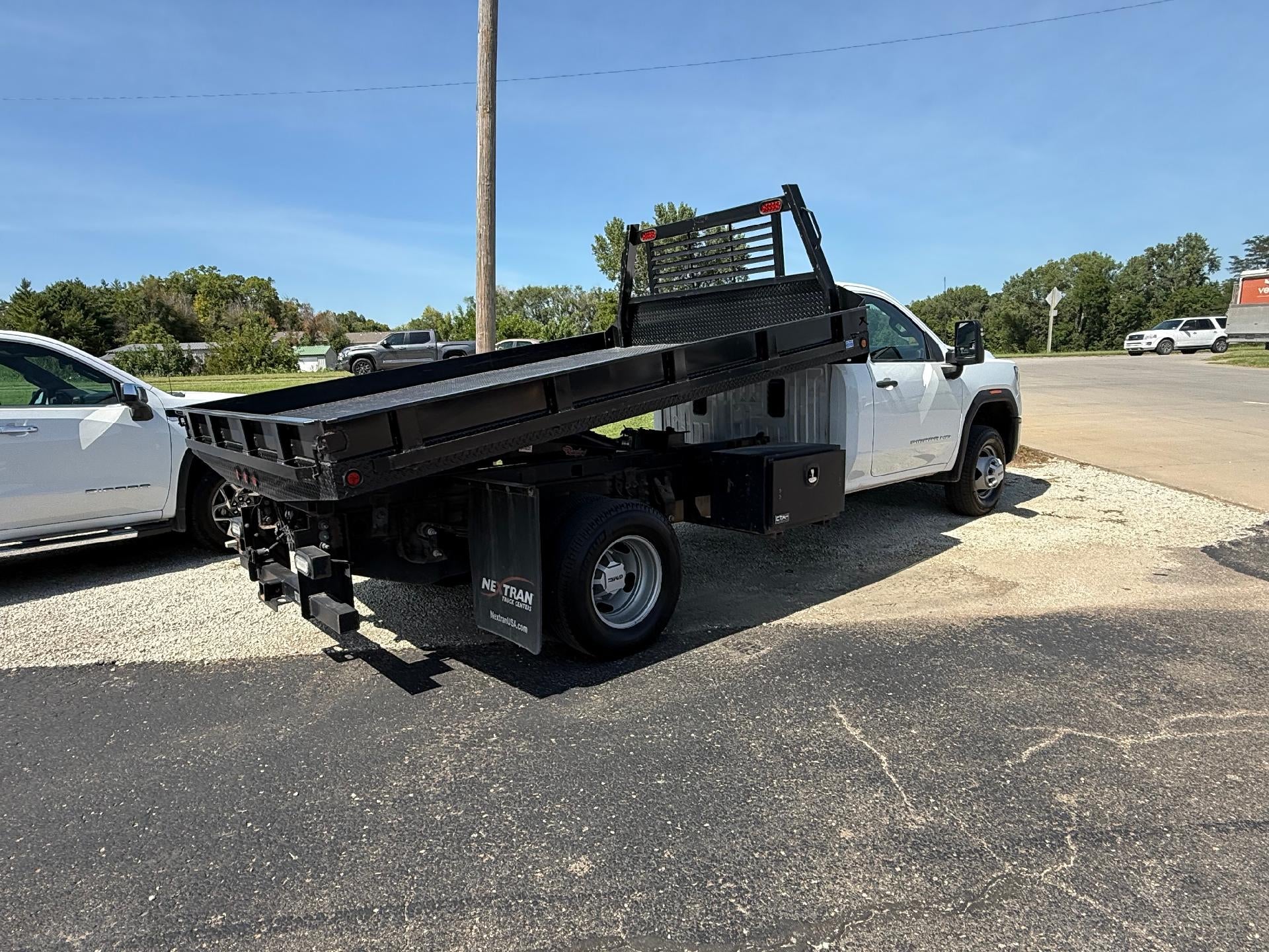 2024 GMC Sierra 3500 HD Chassis Cab 4WD Reg Cab 171" WB, 84.5" CA Pro