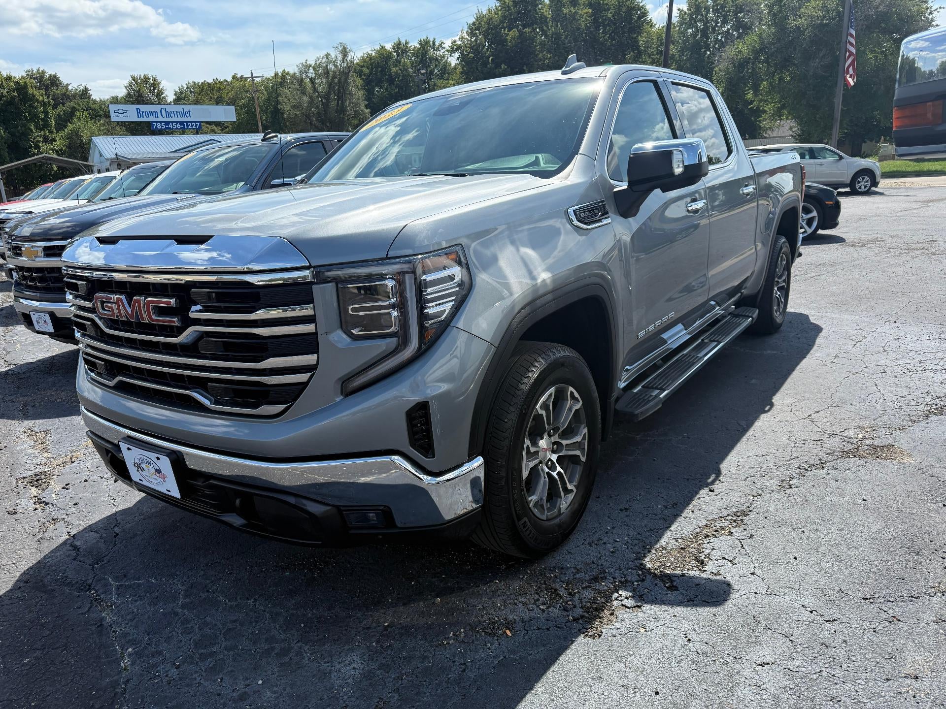 2023 GMC Sierra 1500 Crew Cab Short Box 4-Wheel Drive SLT