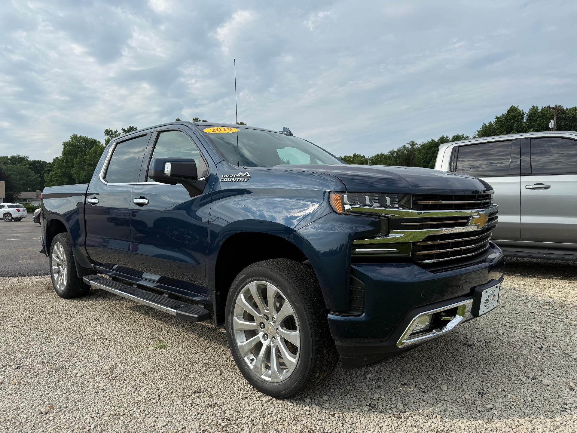 2019 Chevrolet Silverado 1500 Crew Cab Short Box 4-Wheel Drive High Country