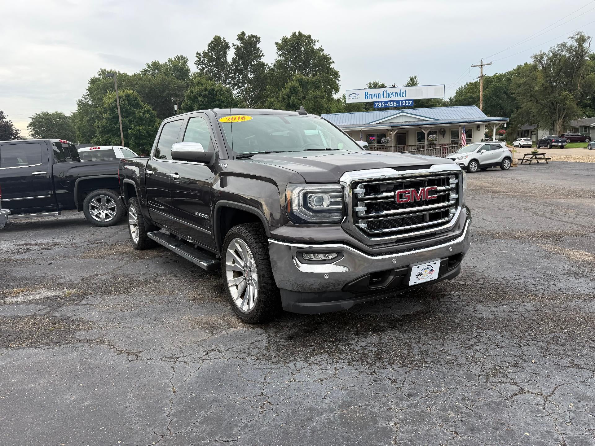2016 GMC Sierra 1500 Crew Cab Short Box 4-Wheel Drive SLT