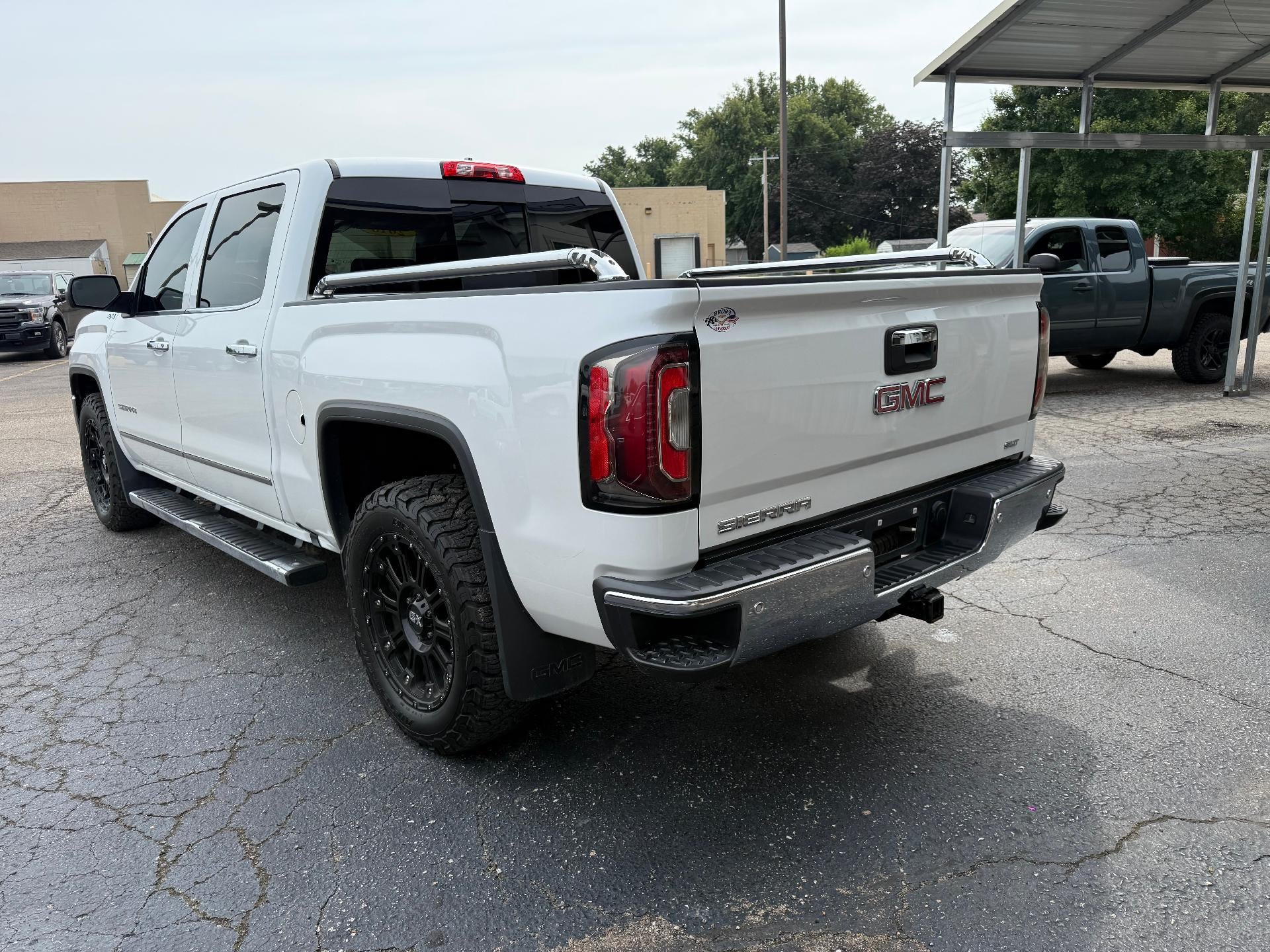 2016 GMC Sierra 1500 Crew Cab Short Box 4-Wheel Drive SLT
